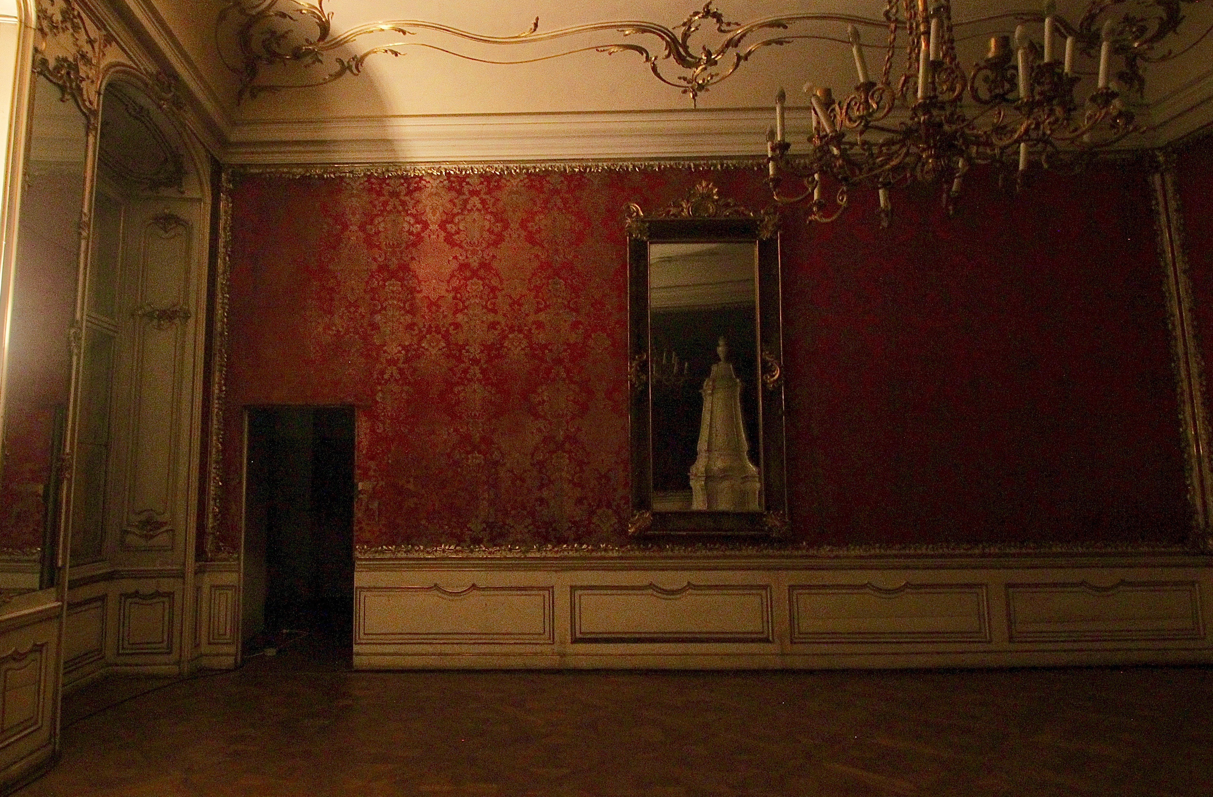Collerdo-Manfeldsky Palac Red Room